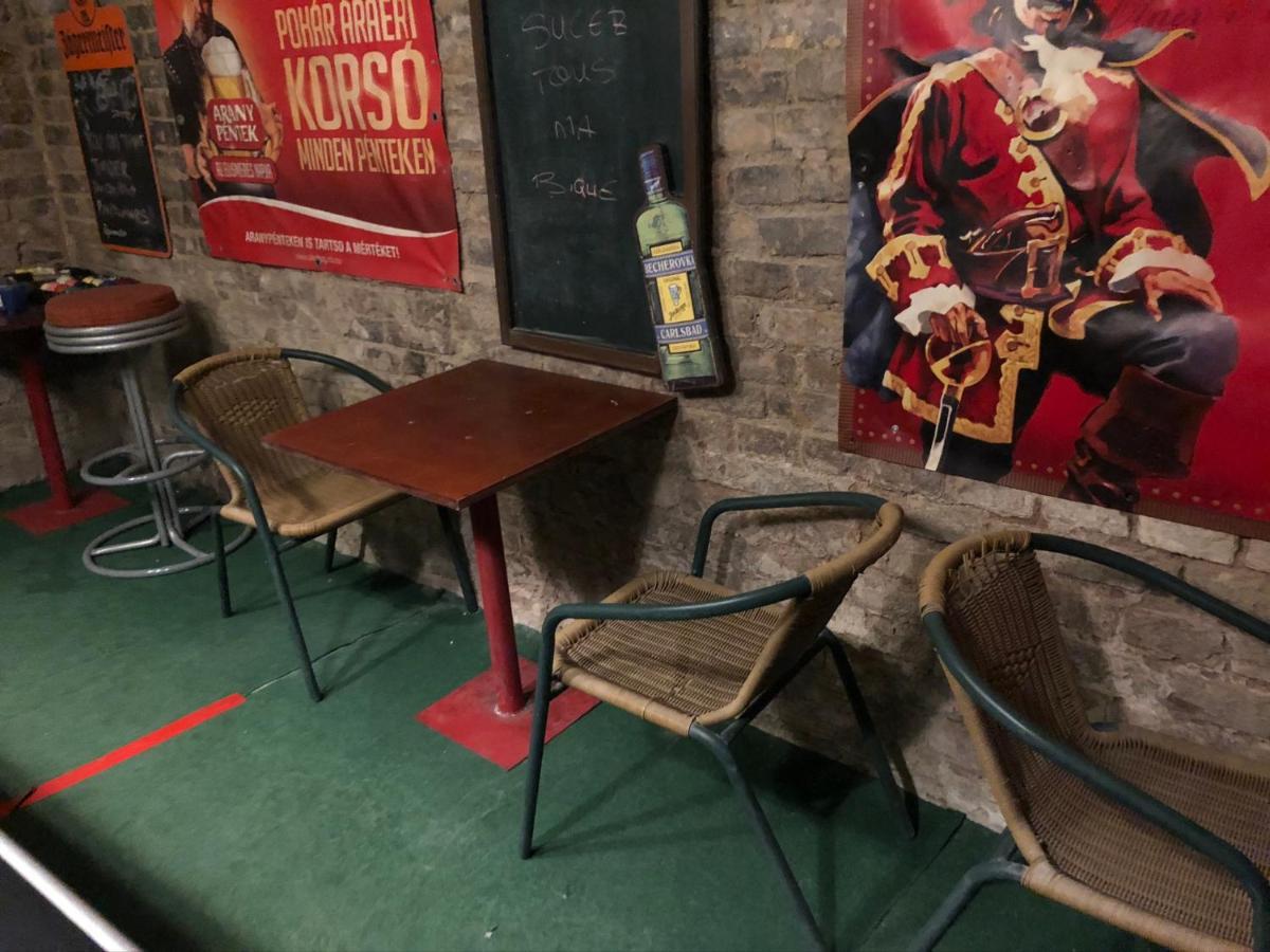 Whole Basement Former Pub2 For Stag Do, Men'S Cave Budapest Extérieur photo
