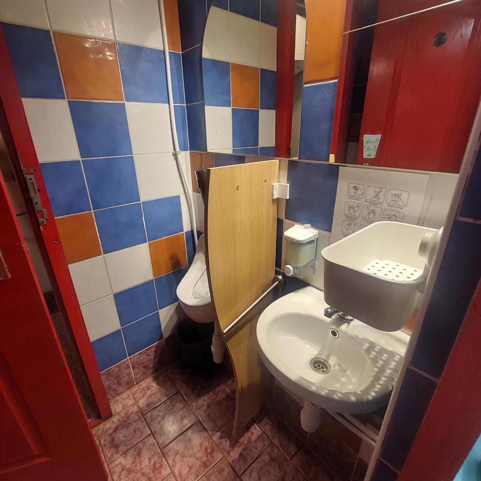 Whole Basement Former Pub2 For Stag Do, Men'S Cave Budapest Extérieur photo