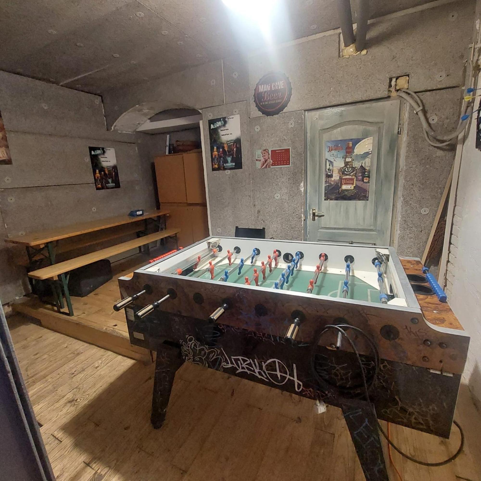 Whole Basement Former Pub2 For Stag Do, Men'S Cave Budapest Extérieur photo